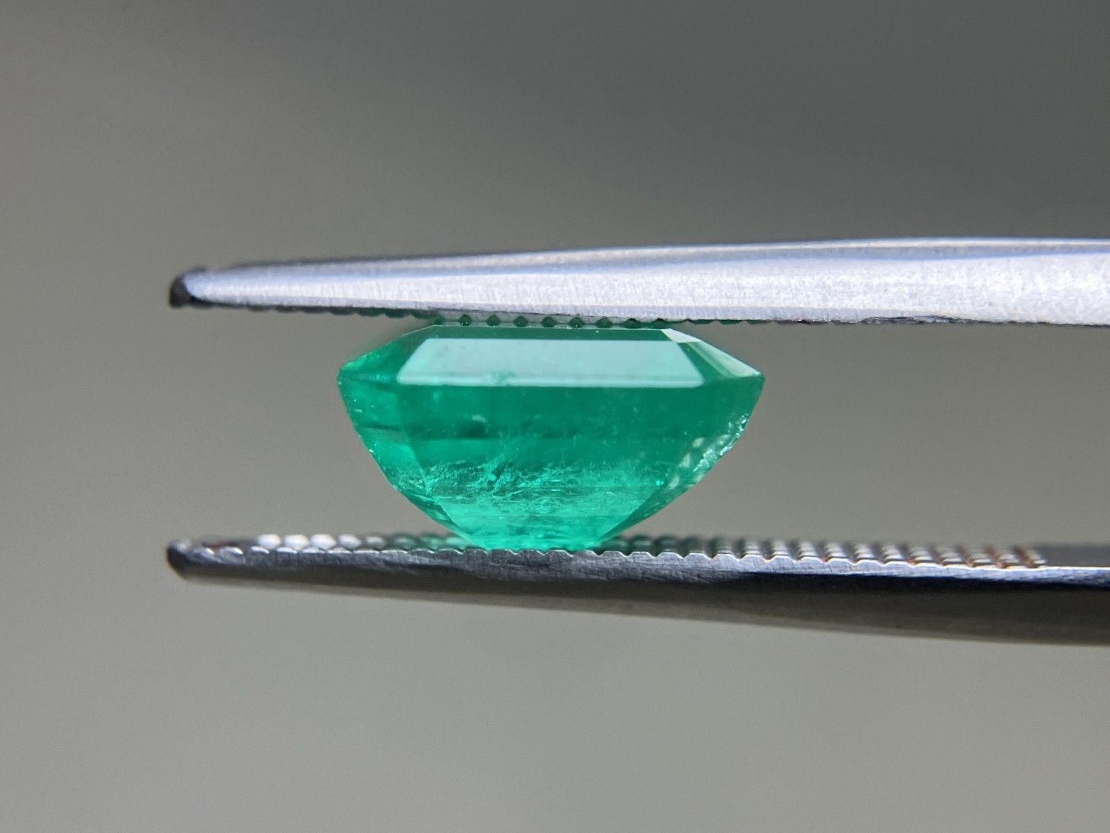 【443Ct】【89g】大サイズ エメラルド原石 エメラルド 天然 3.095ct 中央宝石ソーティング付き 9.10㎜×8.99