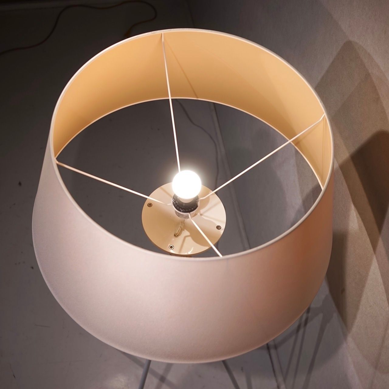 【特売セール】 BoConcept ボーコンセプト Main メイン フロアランプ フロアスタンド フロア照明 間接照明 北欧 モダン ホテルライク