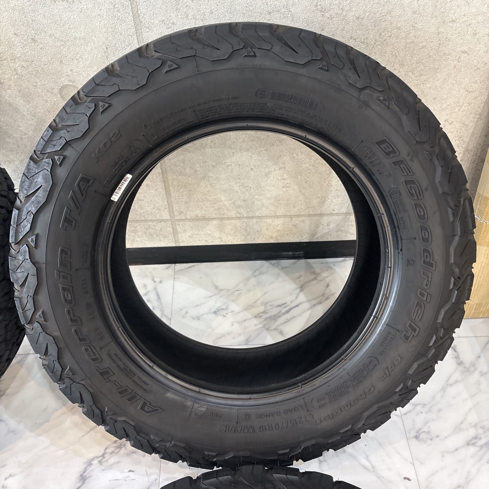 オールテレーン ホワイトレター