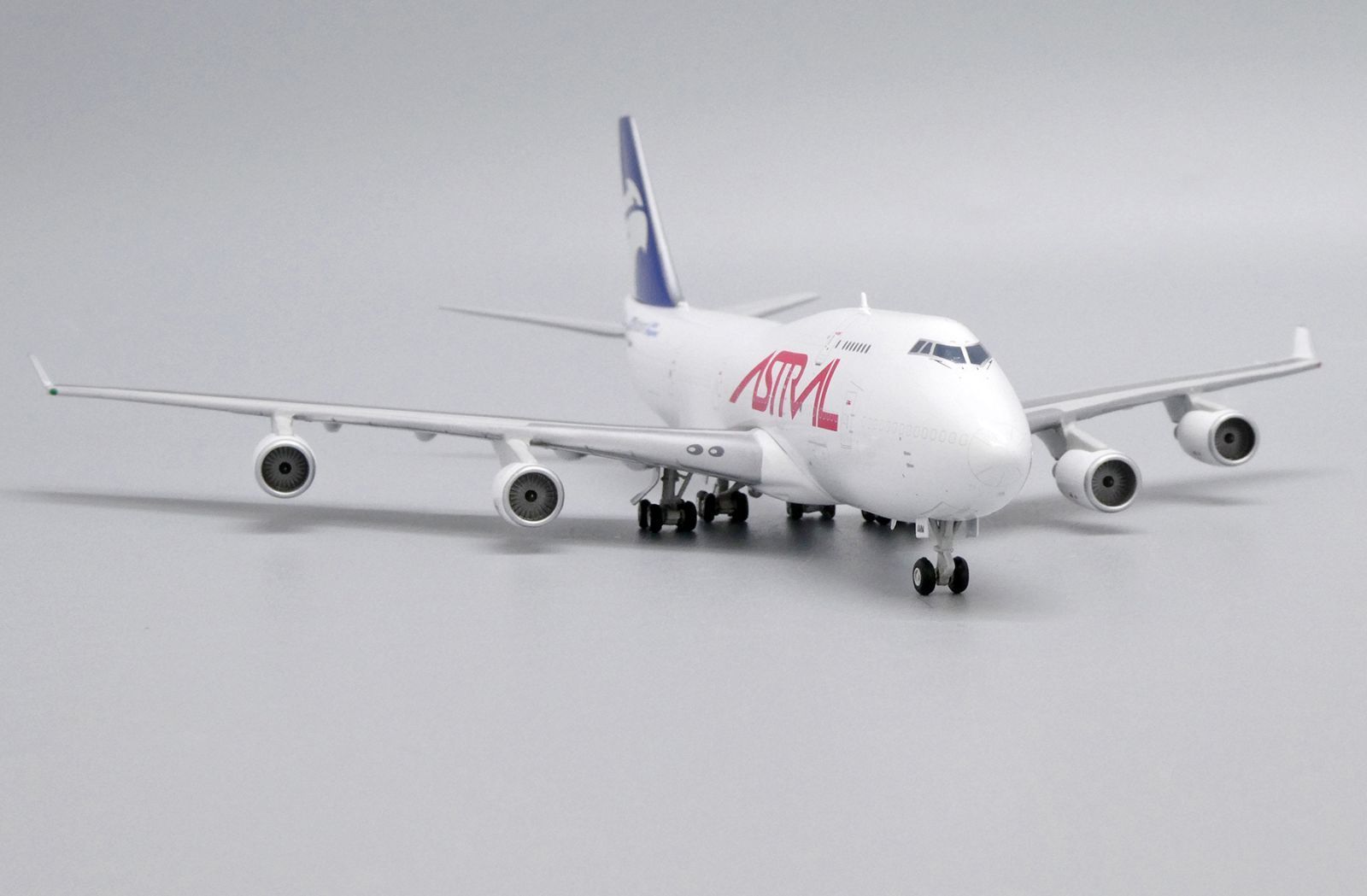 アストラルアビエーション 747-400F
