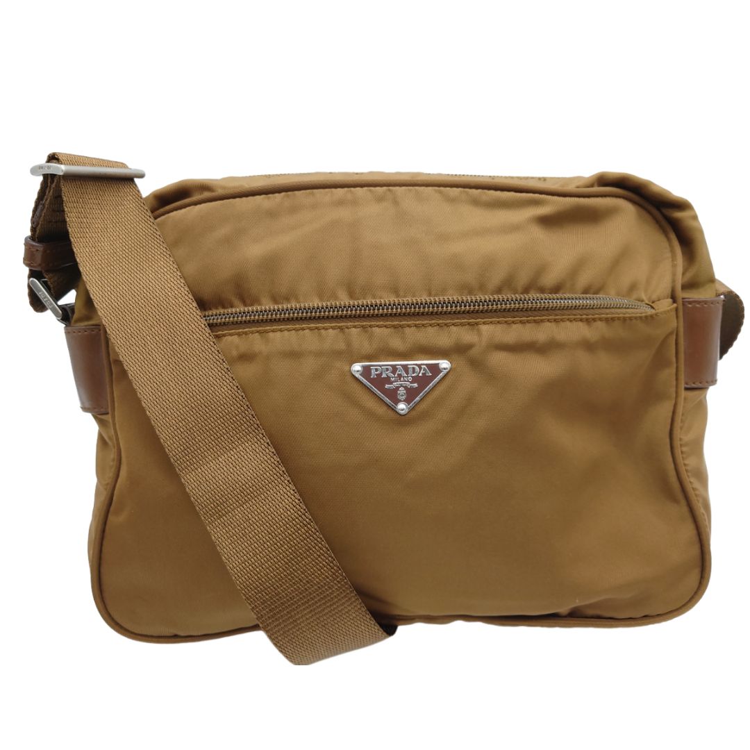 PRADA ナイロン メッセンジャーバッグ ショルダーバッグ 斜め掛け フラップ PRADA メッセンジャーバッグショルダーバッグ斜め掛け白タグナイロン