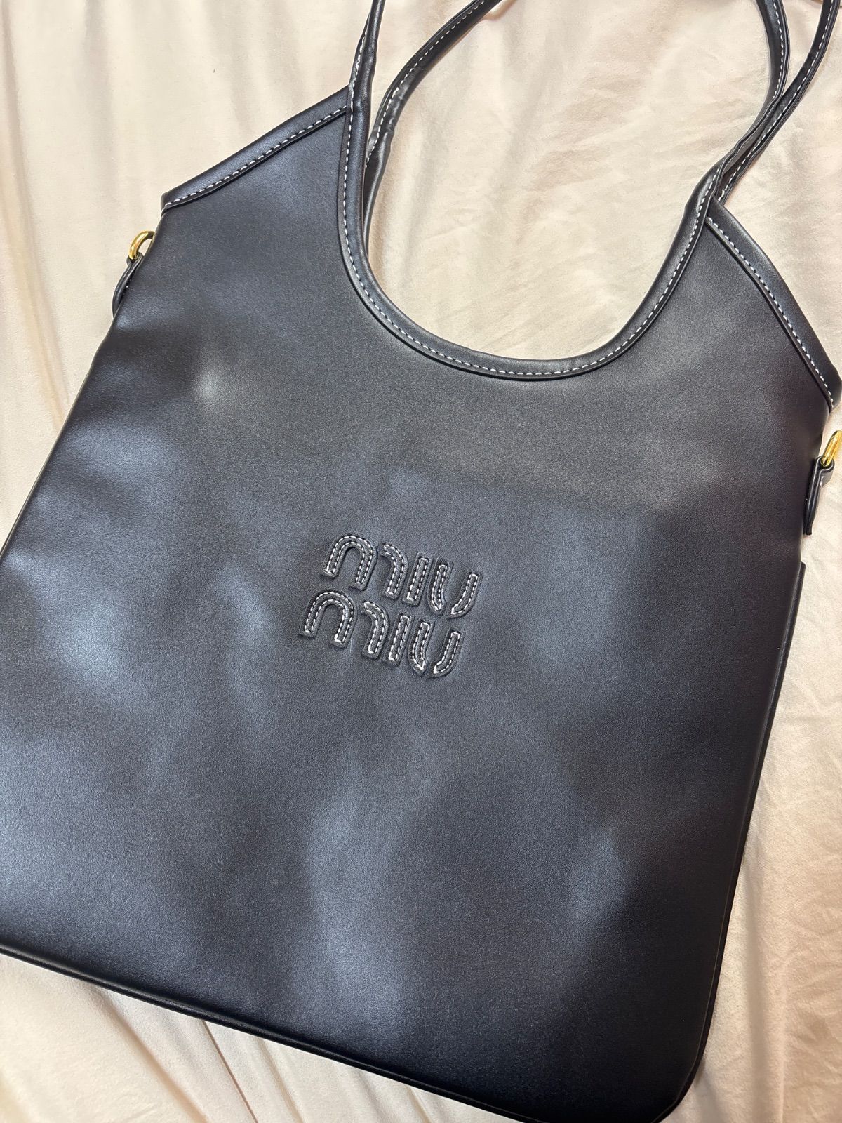 miu miu レザートートバッグ