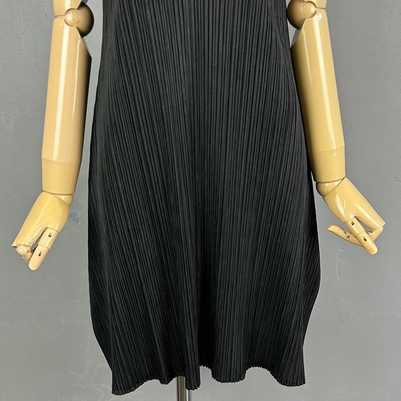 日本製 PLEATS PLEASE ISSEY MIYAKE S/S Tunic Black プリーツプリーズ イッセイミヤケ フレンチスリーブ Vネック  チュニック カットソー ブラック 黒 3 PP13-JT775 - メルカリ