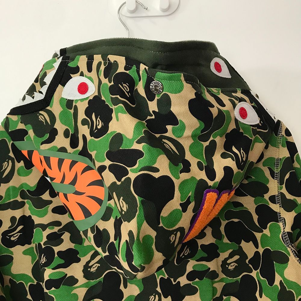 送料込み！BAPE CAMO シャーク フーディ パーカー - メルカリ