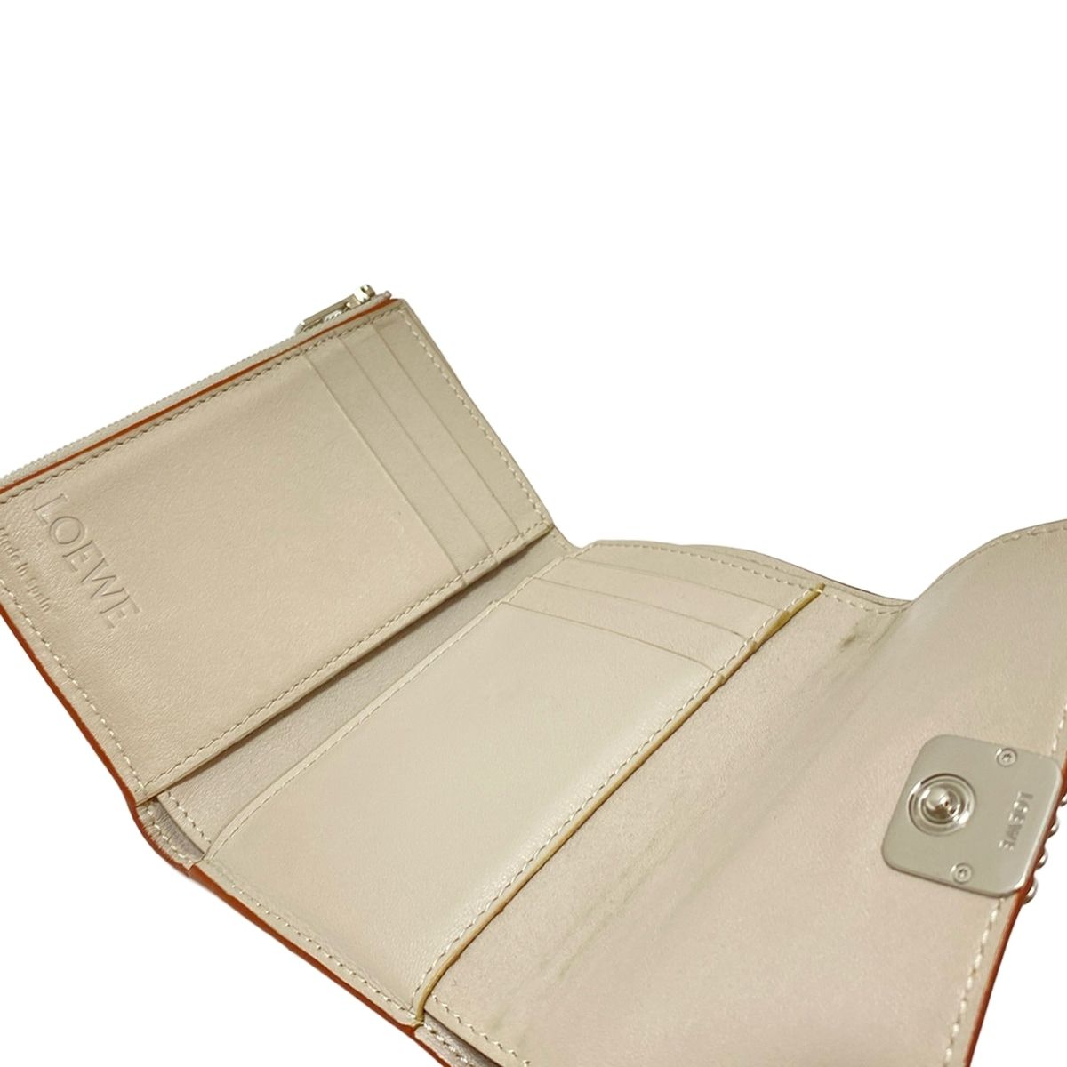 ロエベ バーティカルウォレット アナグラム ベージュ シルバー金具 レザー 三越伊勢丹 | LOEWE/ロエベ通販 | アナグラム バーティカル