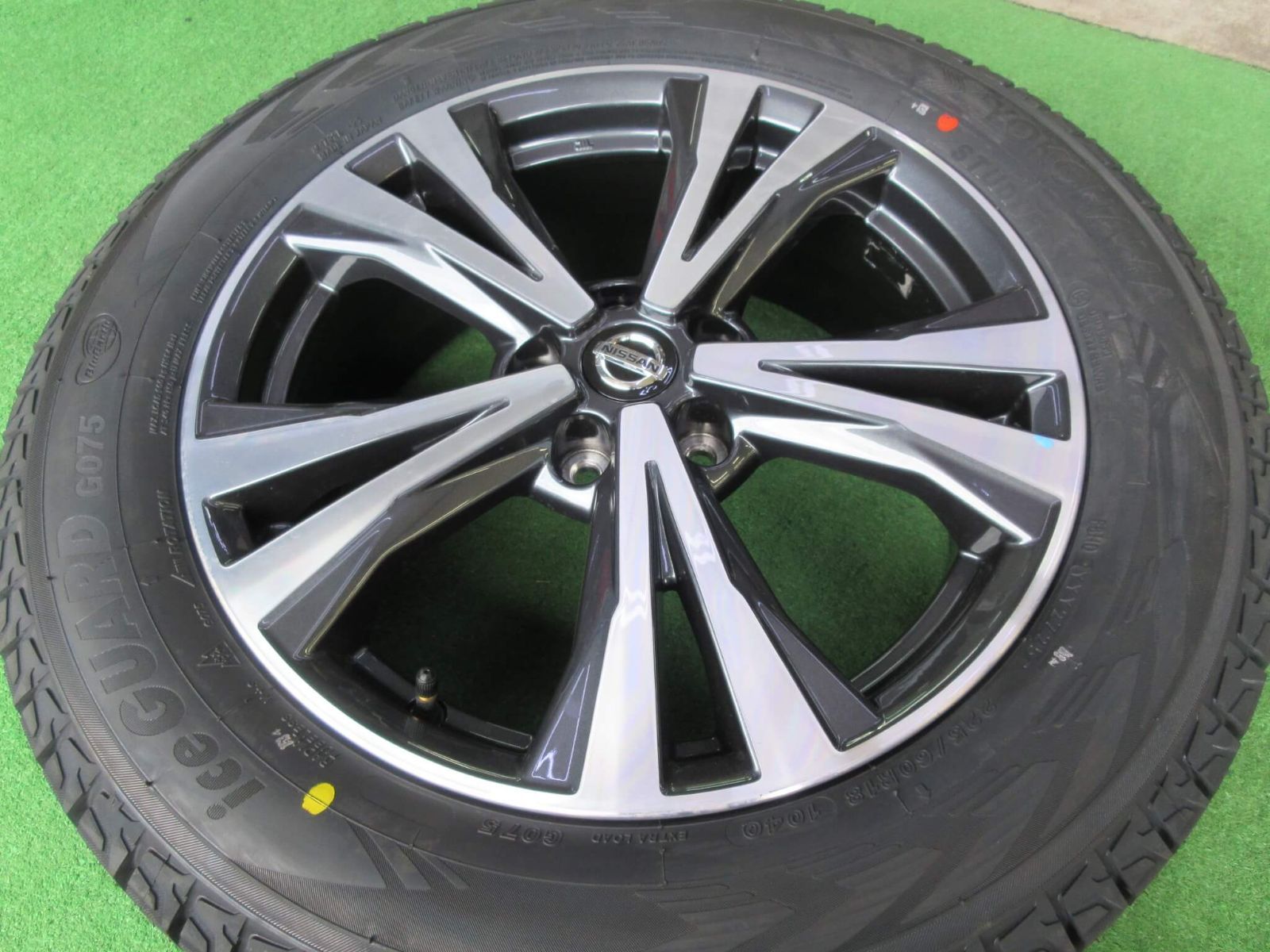 日産 Ｔ３２系エクストレイル純正 スタッドレスセット 7J-18 5H114.3 45 ヨコハマ アイスガードG075付き