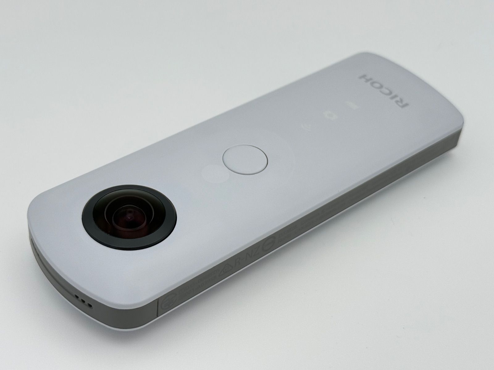 美品】RICOH THETA SC ホワイト リコー シータ 360度カメラ 美品】RICOH THETA SC ホワイト リコー シータ 360度カメラ