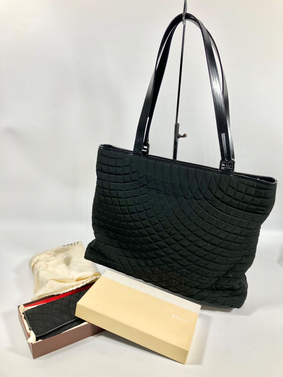 美品✨BALLY　バリー　ハンドバッグ　キルティング　がま口　ブラック　肩掛け可 超美品【BALLY バリー】キルティング チェーン 2way ショルダー