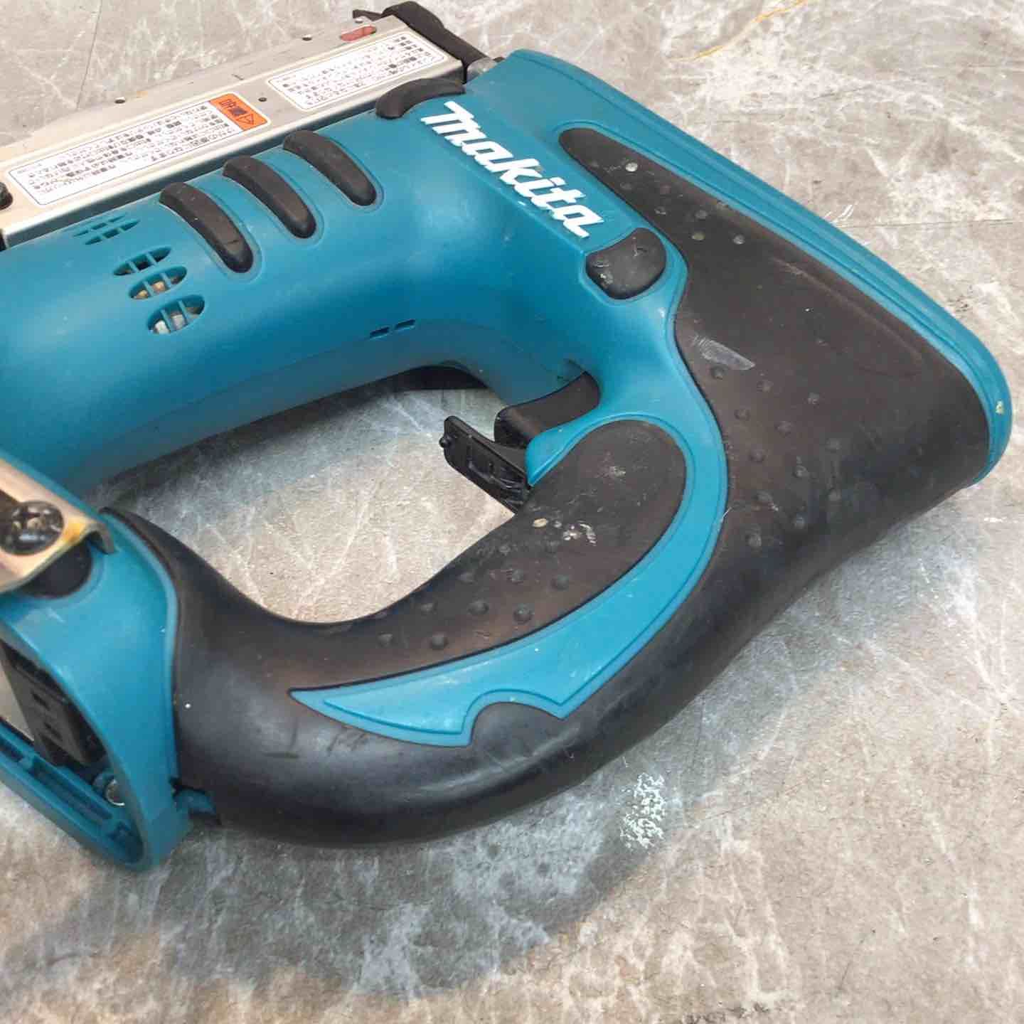 マキタ コードレスピンタッカ