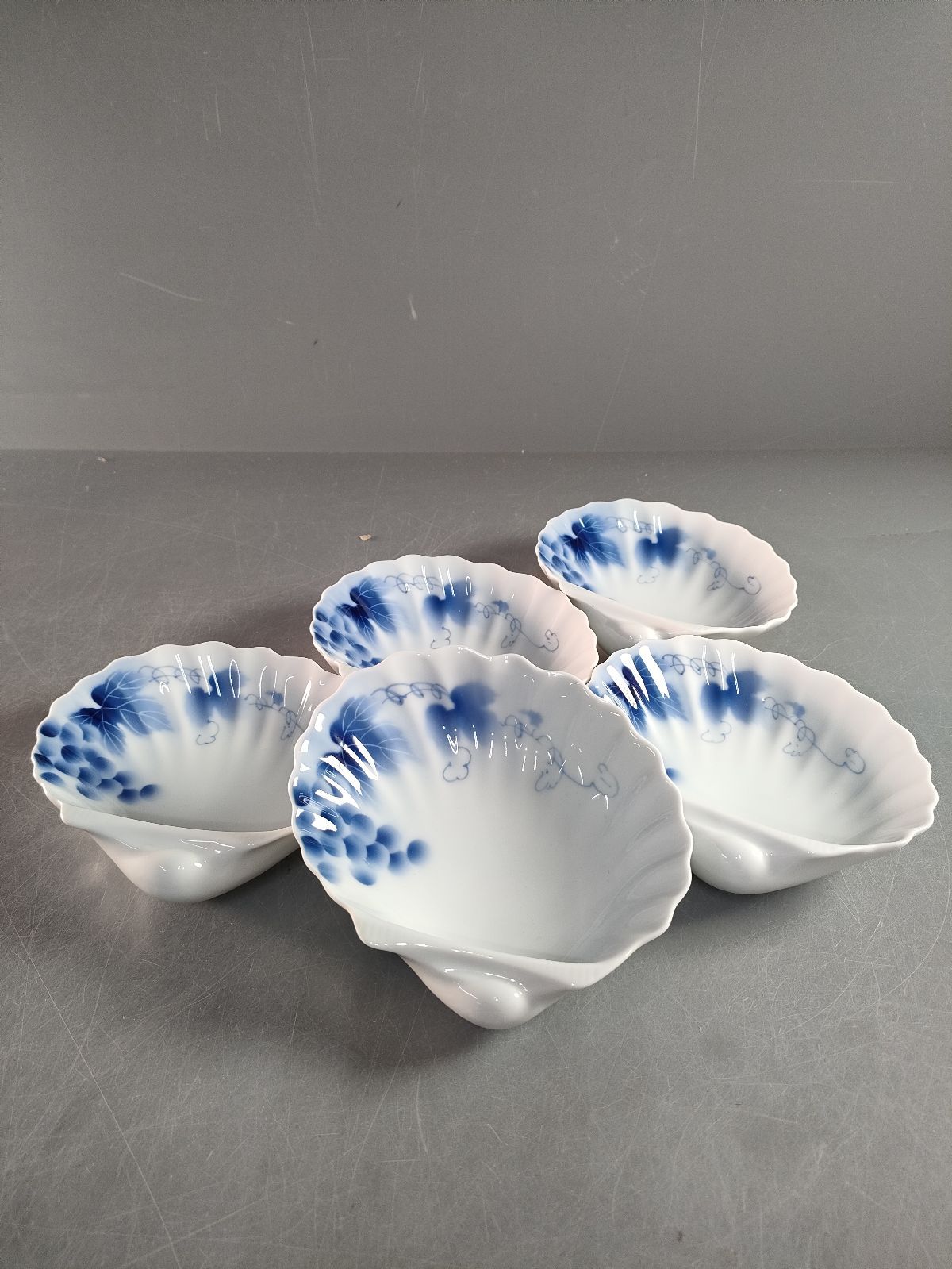 S2-4/有田焼/深川製磁/ブルーワイナリー貝型皿5客/飾皿/向