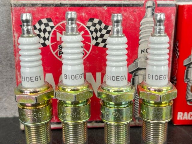スパークプラグ 7点セット NGK B10EGV 5点 R5184-10 2点 レーシングプラグ 513847
