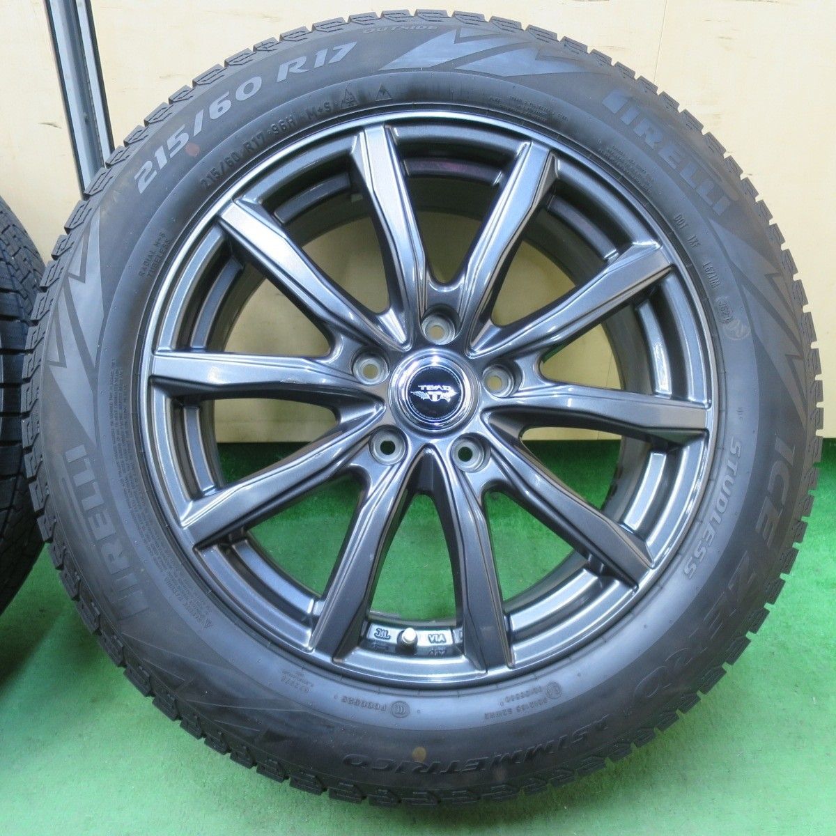 バリ溝！キレイ！9.5分☆スタッドレス 145R12 6PR グッドイヤー アイス 