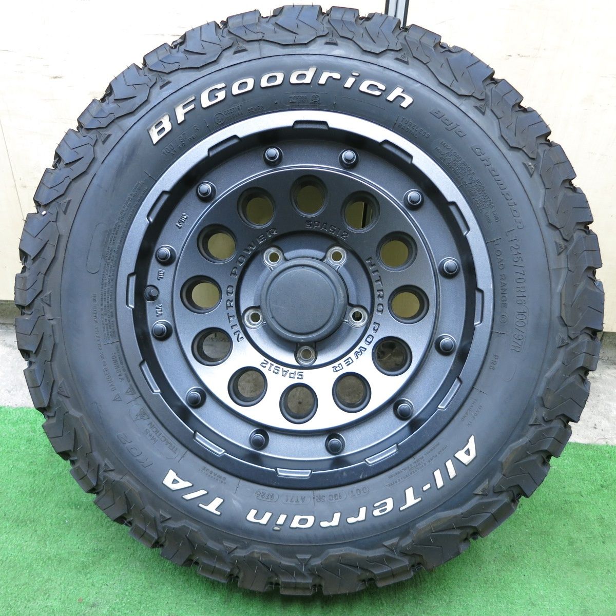 24年 1本 NITRO POWER SPAS12 H12 SHOTGUN 215 70R16 BFグッドリッチ All-Terrain T A KO2 16インチ ナイトロパワー PCD139.7 5H 5090502ナノ