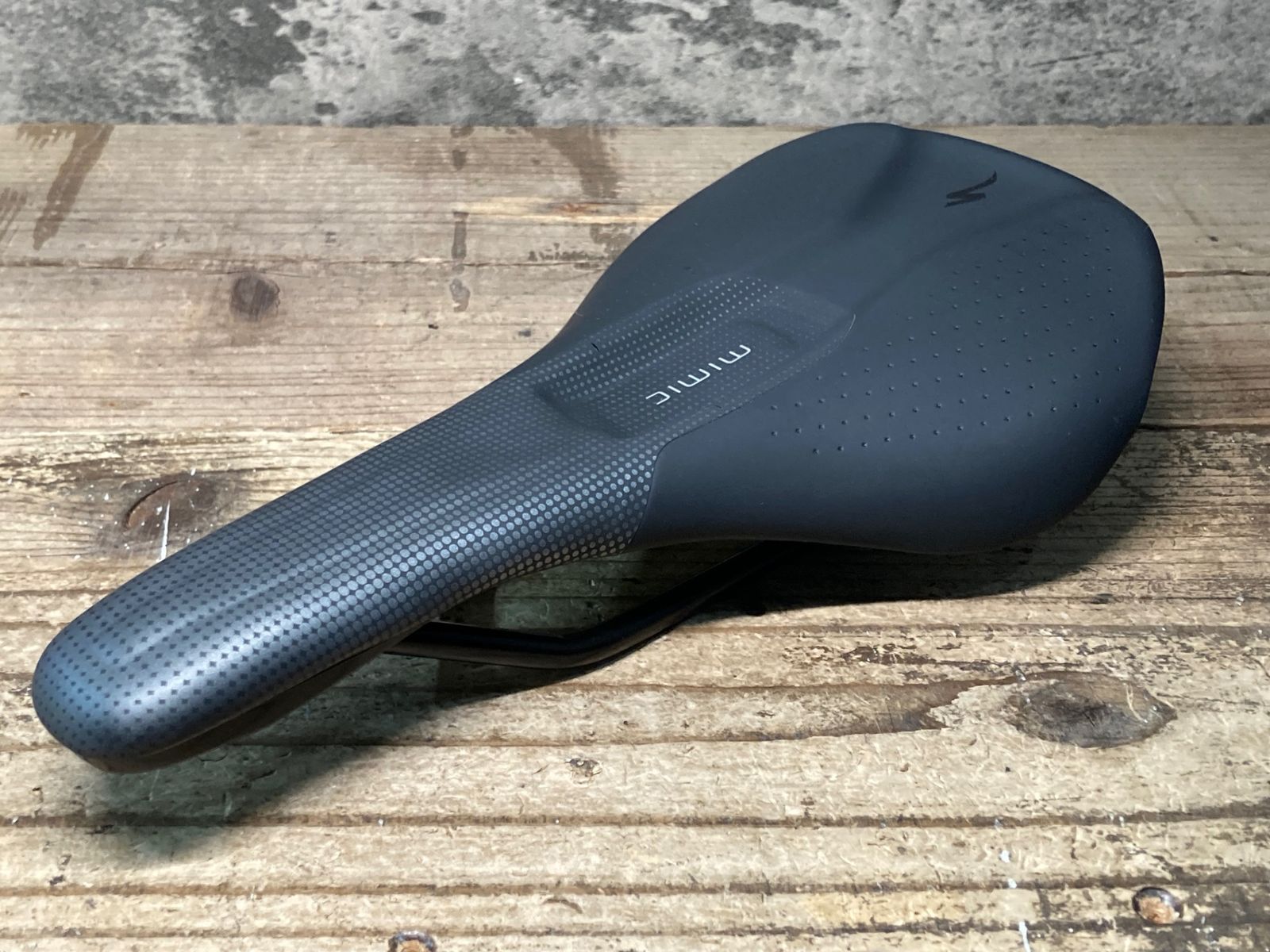 JM389 スペシャライズド SPECIALIZED PHENOM COMP MIMIC サドル 黒 143mm Hollow CRMO レール