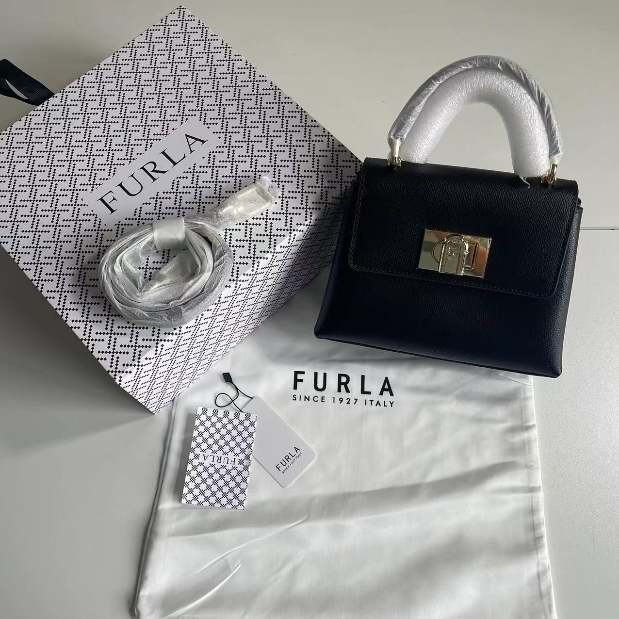 新品】FURLA 1927 MINI TOP HANDLE フルラ レザー ハンドバッグ ミニバッグ ショルダーバッグ ブラック - メルカリ