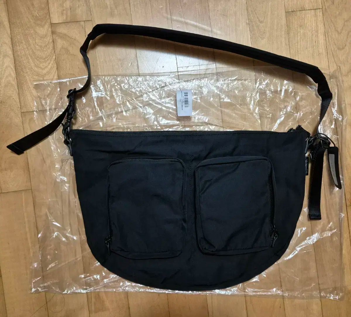 AMIACALVA アミアカルヴァ ボディバッグ ブラック