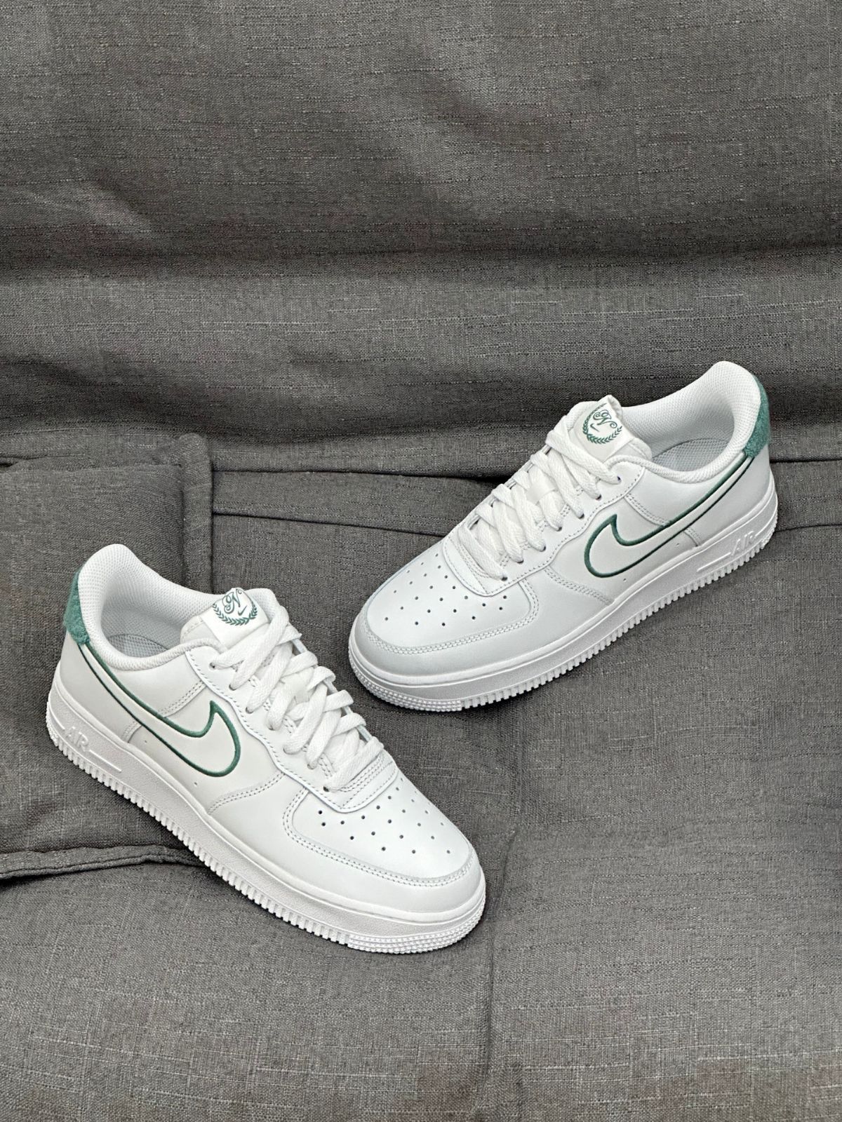 NIKE エアフォース 1 07 LV8 ホワイト 新品 正規品 FN8349 NIKE ナイキ エアフォース1 07 LV8 スニーカー メンズ AIR FORCE