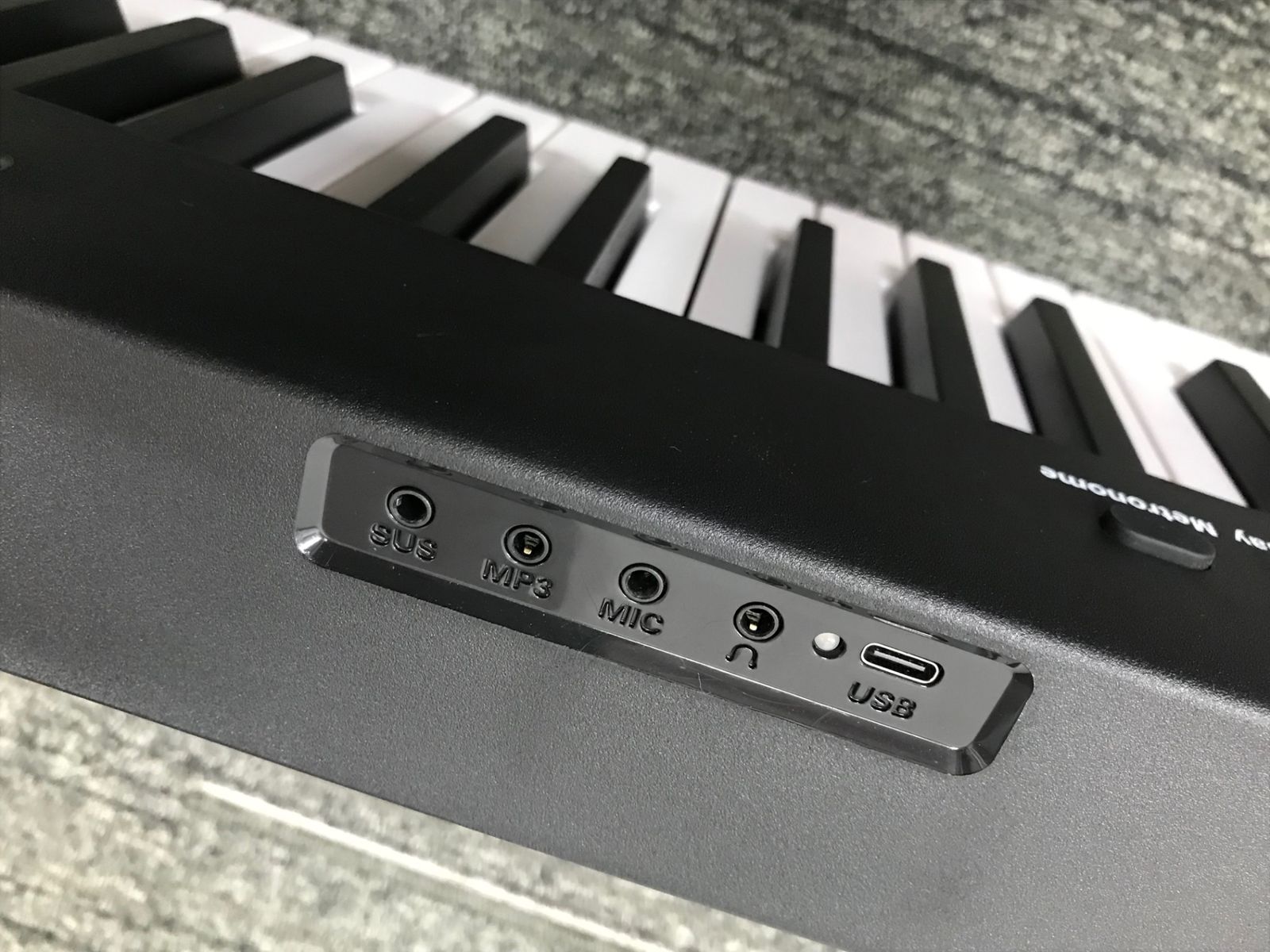 折りたたみ式キーボード