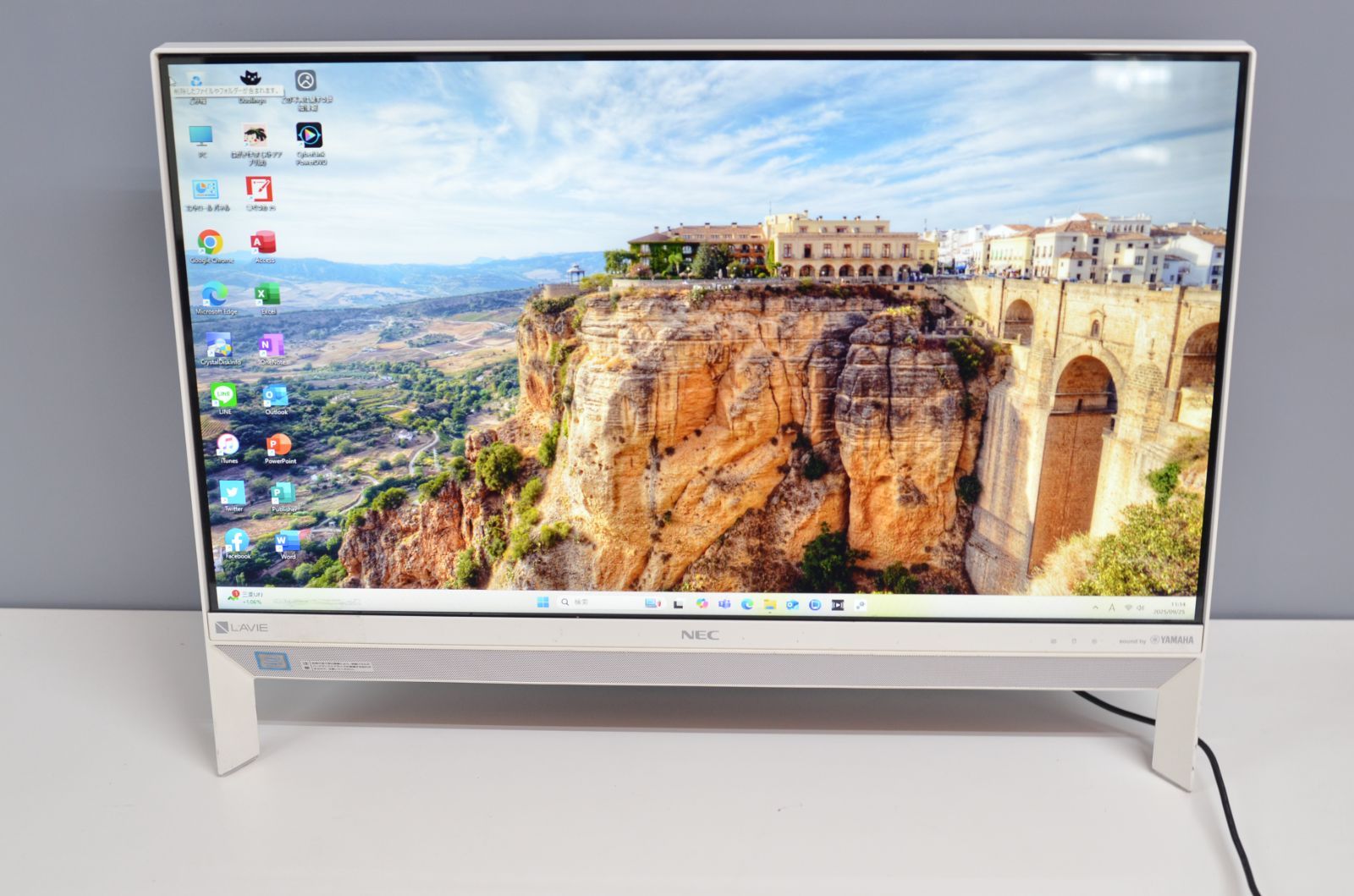 中古良品】NEC/LAVIE〈NS700/K〉Win11/Intel Core i7-8550U/SSD512GB