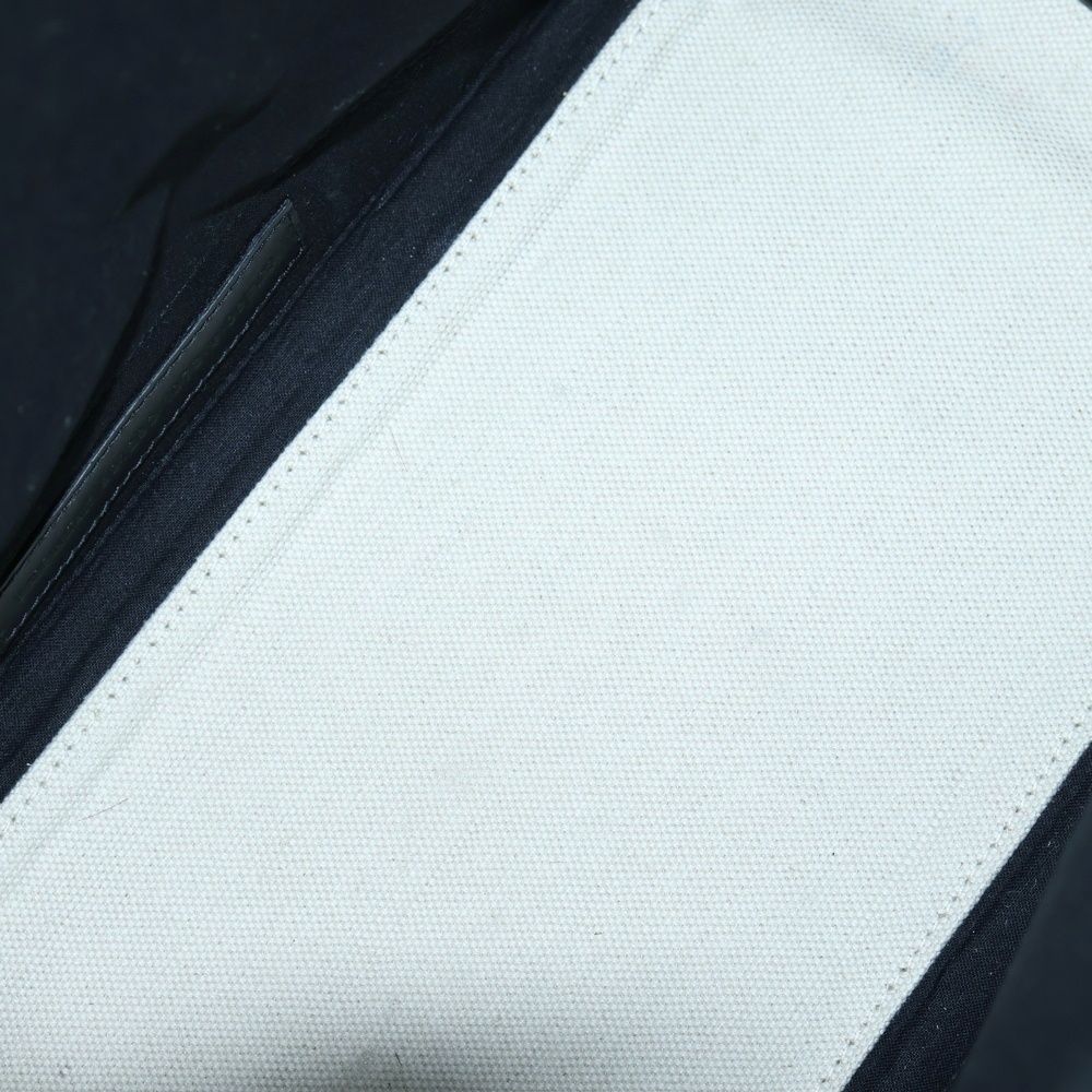 アイボリー イエロー