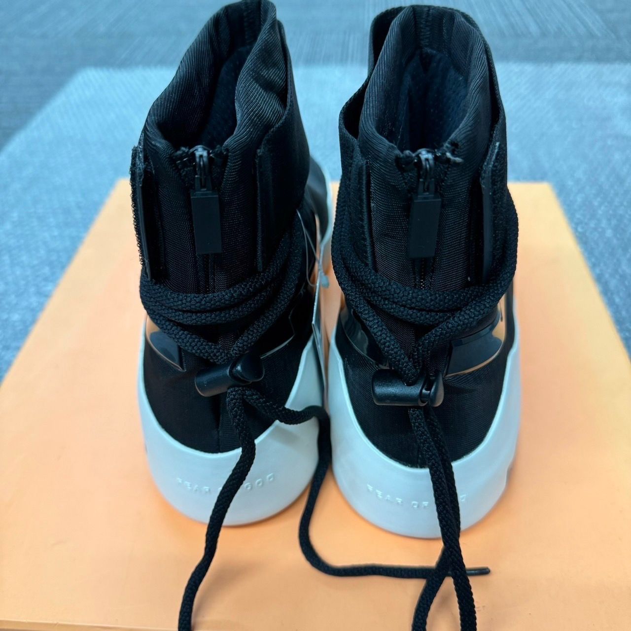 NIKE AIR FEAR OF GOD FOG AIR SHOOT AROUND AT9915-001 30cm ナイキ フィアオブゴッド エアシュート  アラウンド スニーカー 未使用 - メルカリ