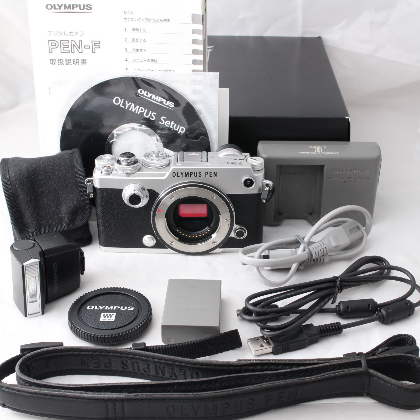 ☆新品級・ショット数2913☆ OLYMPUS PEN-F シルバー ミラーレス一眼
