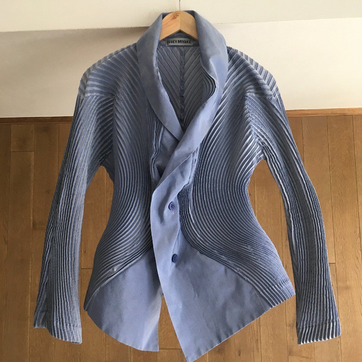 美品 ISSEY MIYAKEイッセイミヤケ スチーム ストレッチ 3Dスチーム