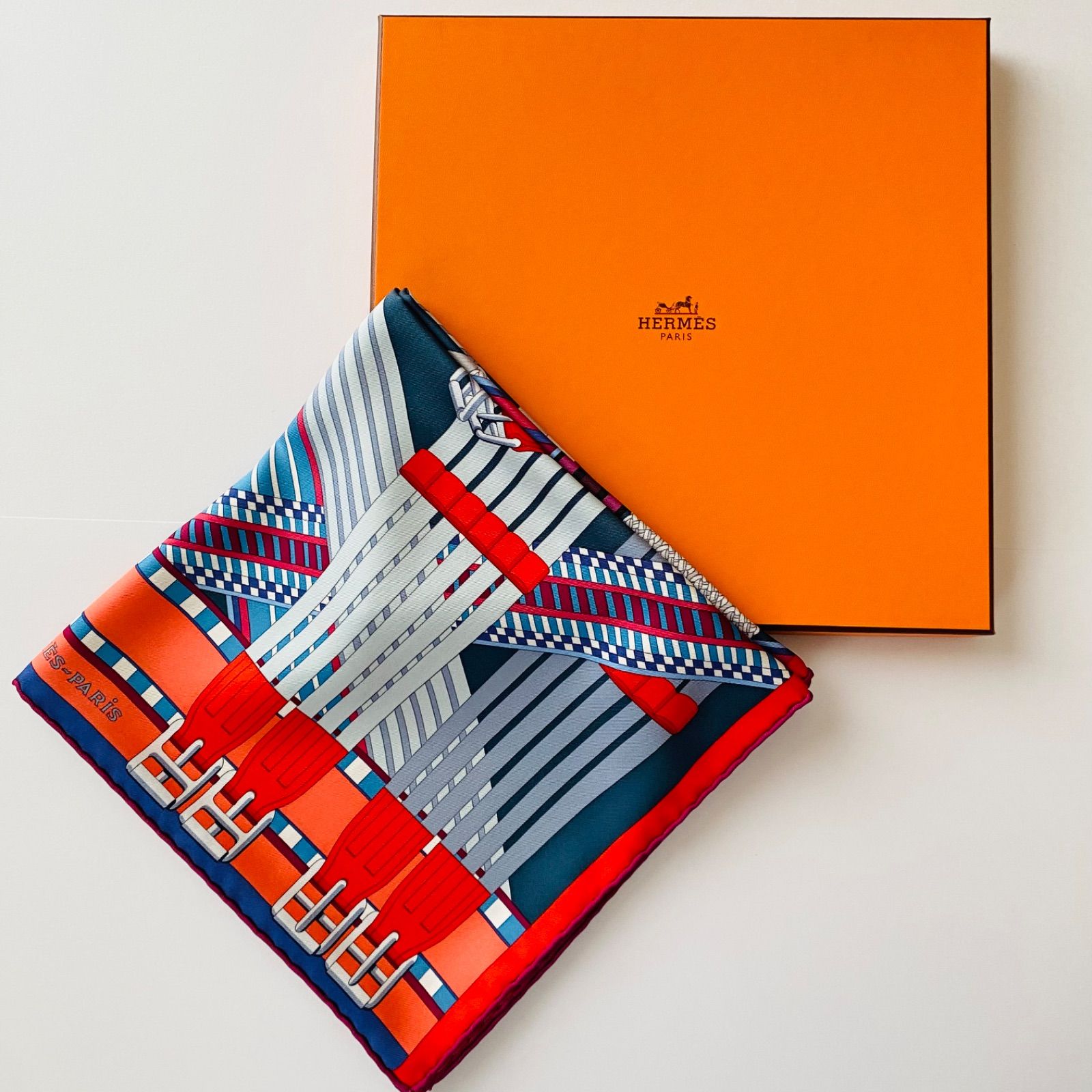 値下げ！【新品同様】HERMES エルメス カレ90 スカーフ SANGLES EN