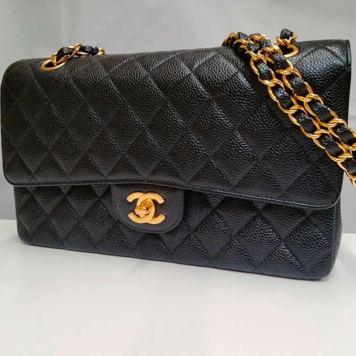 シャネル CHANEL マトラッセ Wフラップ Wチェーン 25 ココマーク ショルダーバッグ キャビアスキン ブラック ゴールド金具 グレインドカーフ スキン【外観新品同様】 - メルカリ