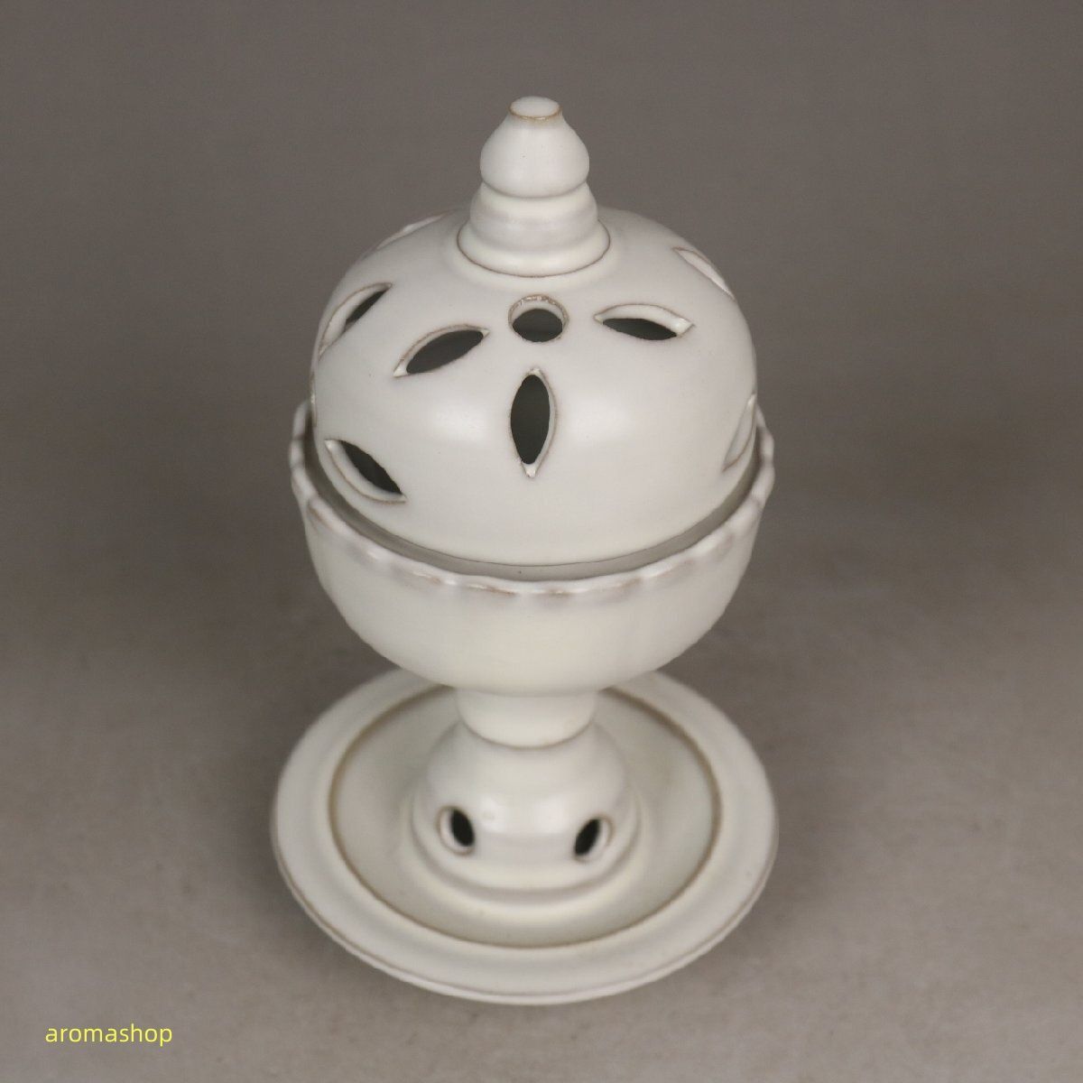 磁器 置物 宋代 汝窯 鉄胎月白釉 香炉 彫刻 鏤空 手作り 観賞