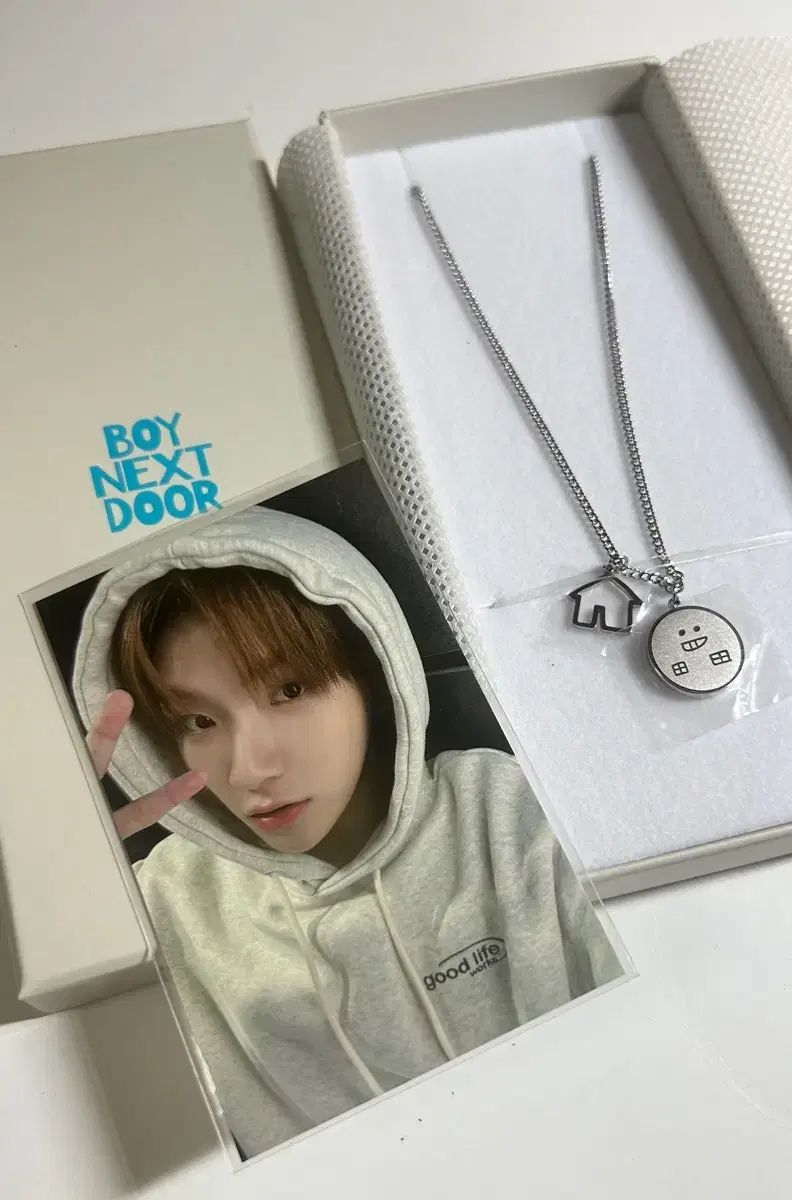 BOYNEXTDOOR WOONHAK ネックレス 1周年 BOYNEXTDOOR(ボイネク) 1 周年 ネックレス ウナク(WOONHAK) 出品