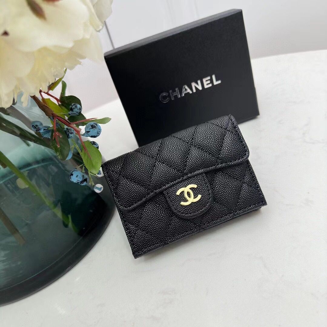 CHANEL キャビアスキン三つ折り財布 - メルカリ