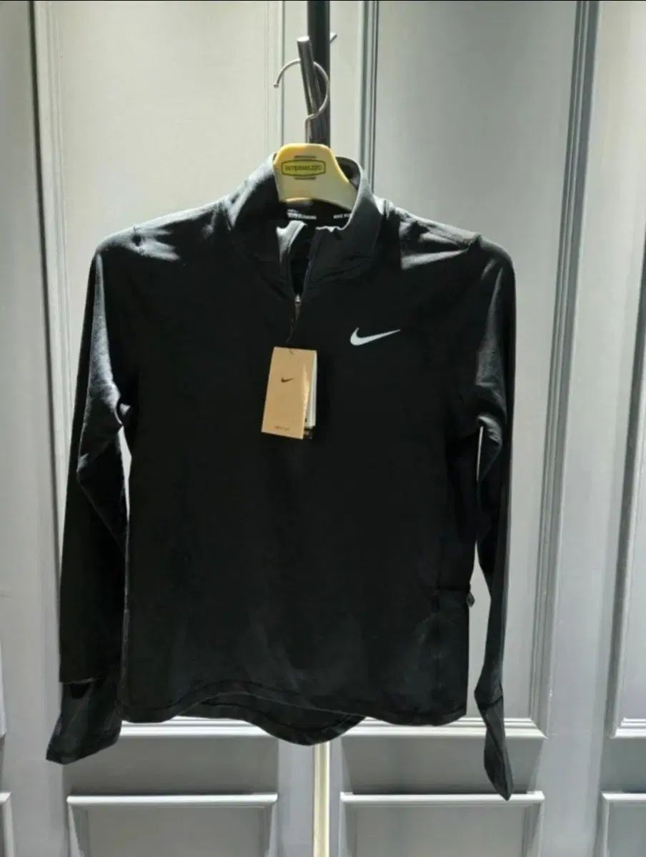 NIKE ナイキ ドライフィット 黒 長袖 ジップアップTシャツ レディース S