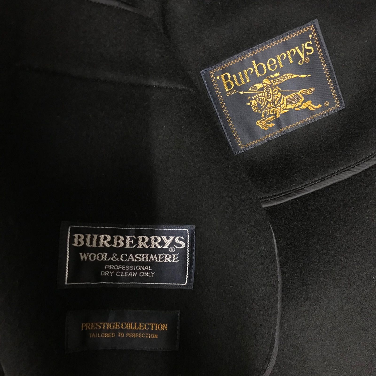 BURBERRYバーバリーロングコート　ブラックロンドンA1A36-251-09 BURBERRYバーバリーロングコート ブラックロンドンA1A36-251-09
