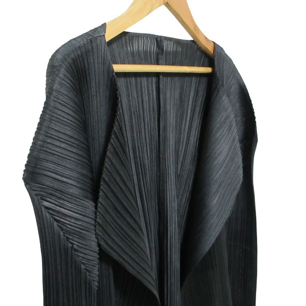 PLEATS PLEASE! ブラック カーディガン　サイズ4　イッセイミヤケ イッセイミヤケpleats please カーディガン