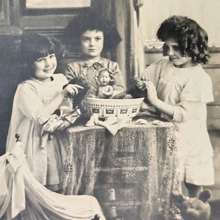 アンティークポストカード　可愛いドールと少女シリーズ フランスアンティークポストカード ドールと可愛い少女 ドールと少女 3