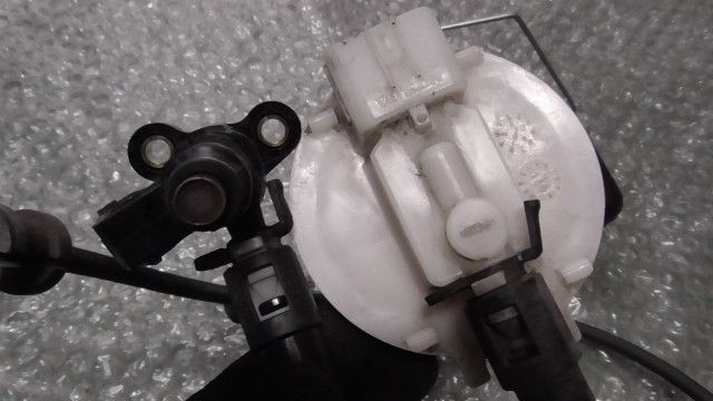 カブ50 AA04-1012xxx の 燃料ポンプ 1758071024