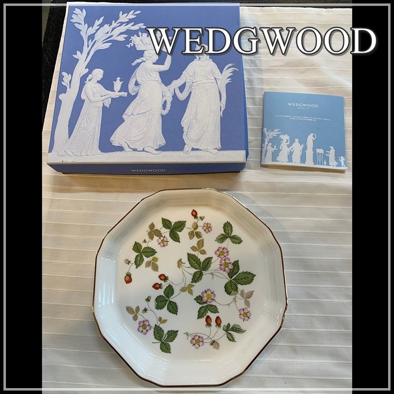 ウェッジウッド ワイルドストロベリー オクタルゴナディッシュ(S) 皿 金彩 Wedgwood ウエッジウッド 八角プレート かわいい ME0703-4