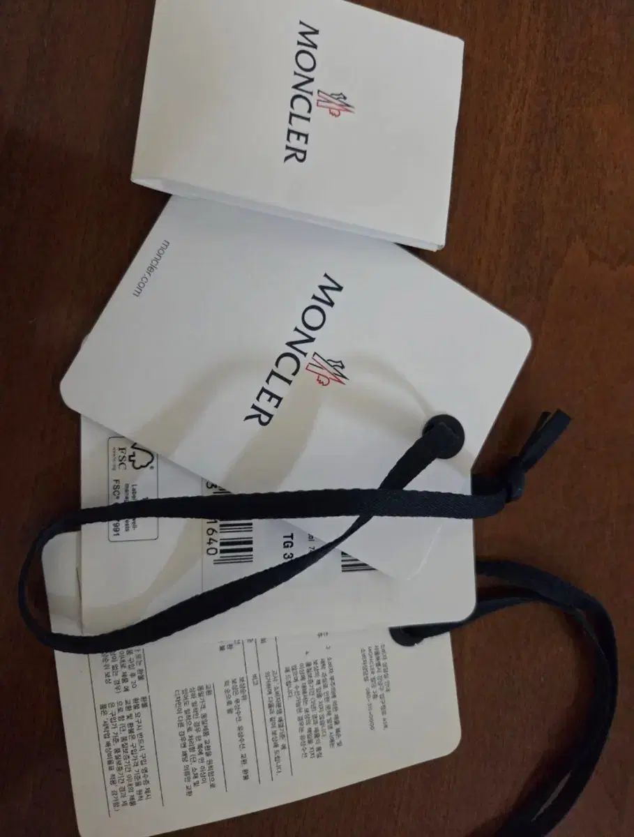 モンクレール 絵ファー ウィンドブレーカー サイズ3