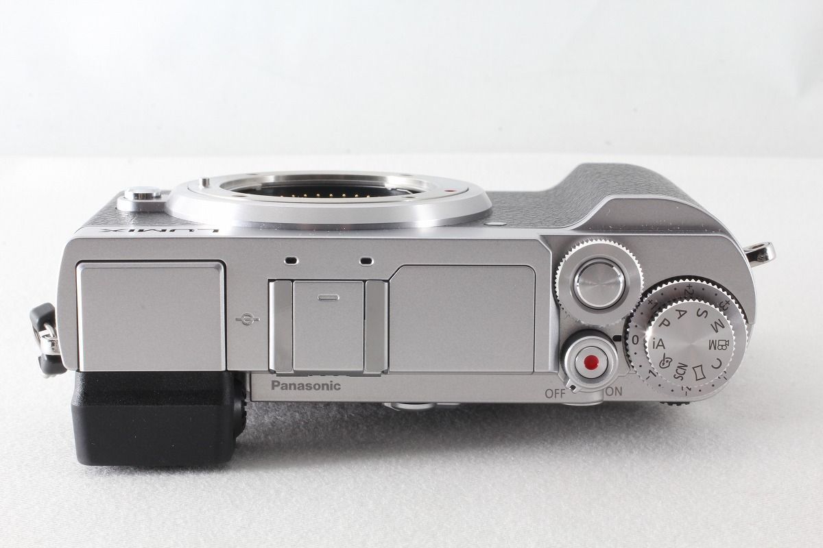 シャッター数623回。美品パナソニック LUMIX DC-GX7MK3 シルバー シャッター数623回。美品パナソニック LUMIX DC-GX7MK3 シルバー