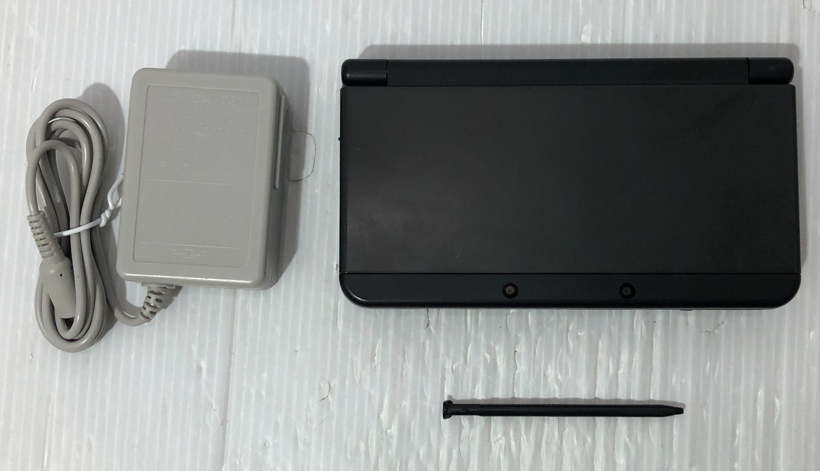 動作 済 NEW NINTENDO 3DS ブラック ACアダプター付き ニンテンドー DS