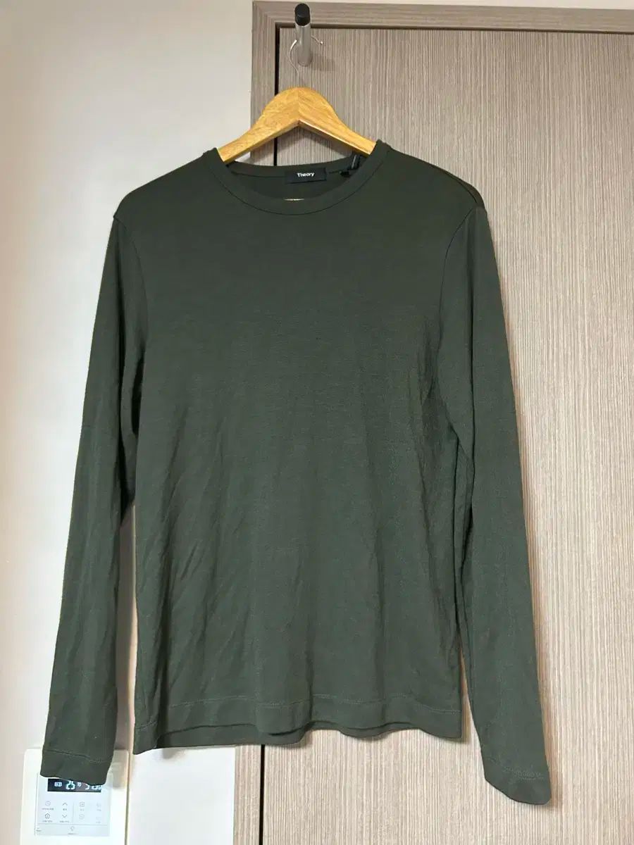 Theory セオリー オリーブ 緑 長袖Tシャツ s 95