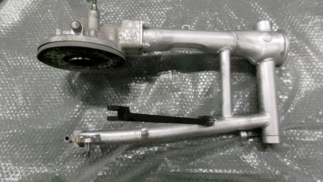 V-MAX JYA2WEE09KA005xxx の スイングアーム 1757638137