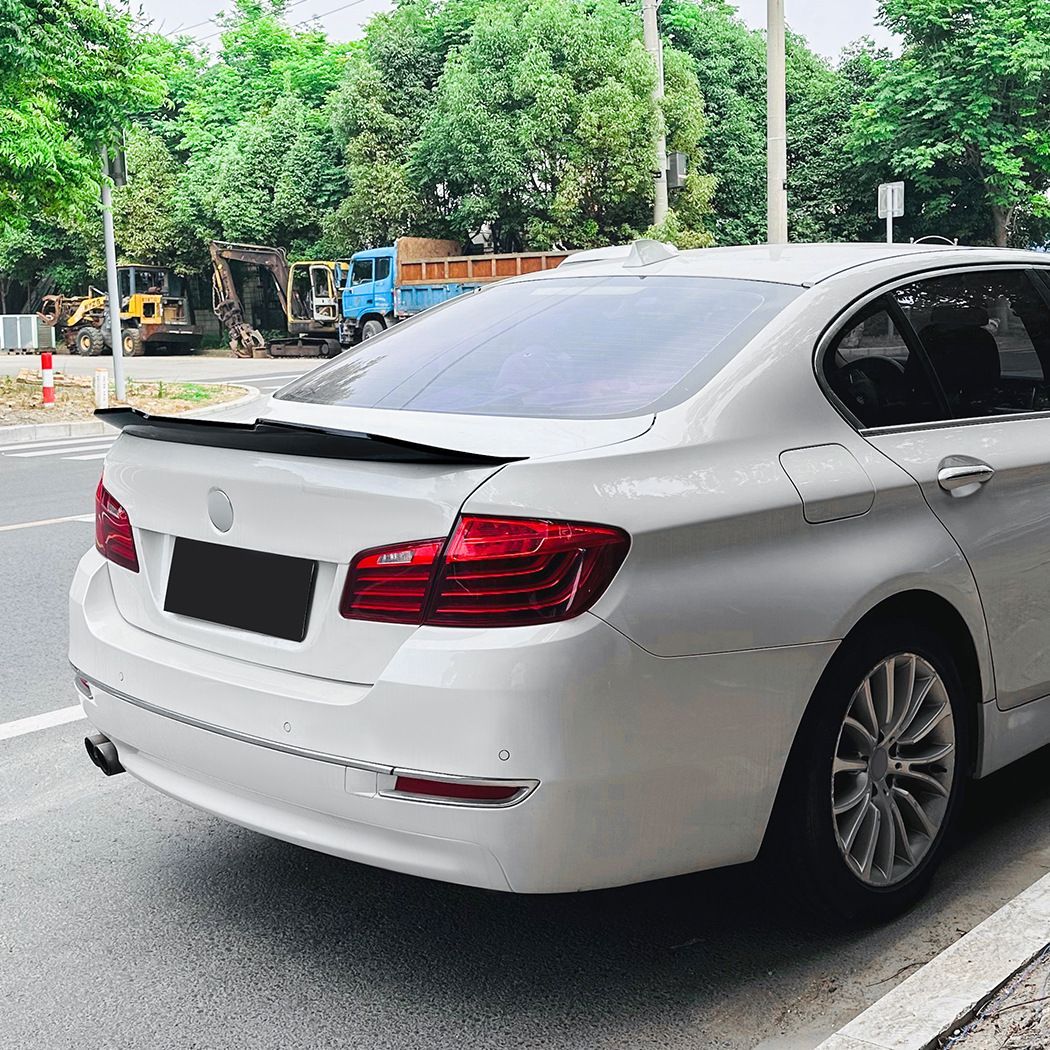 BMW 5シリーズ F10 2011-2017 PSMスタイル リアウィング トップスポイラー 外装改装 ABS 鋼琴ブラック カーボンファイバー風 128*30*7cm