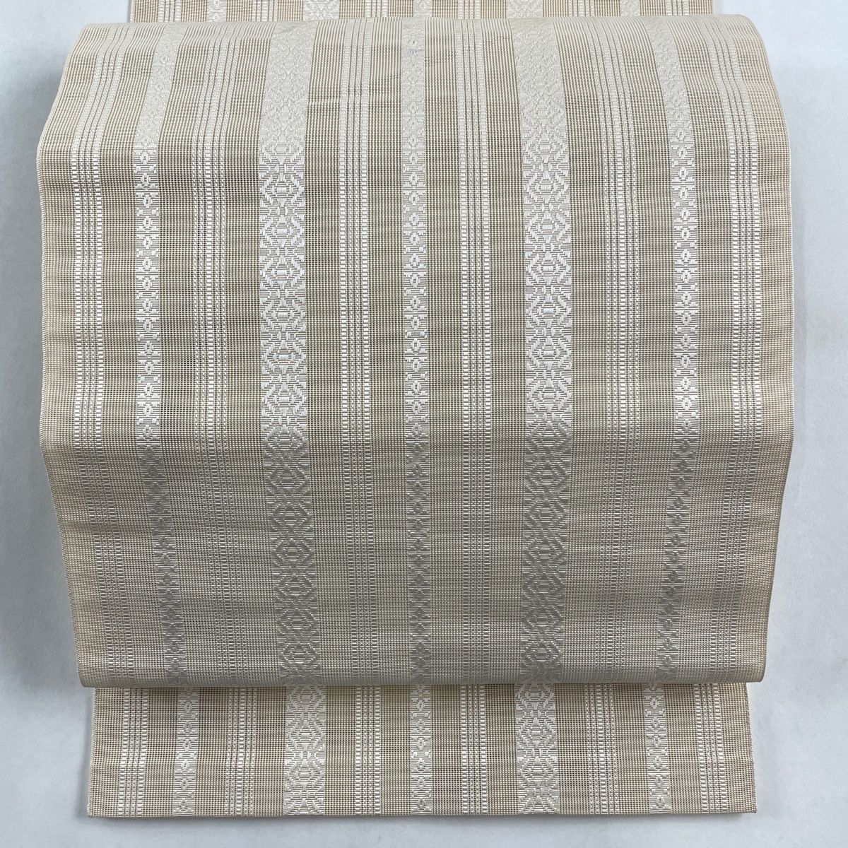 名古屋帯 秀品 夏帯 八寸名古屋帯 紗 トンネル仕立て 献上柄 縞 ベージュ 正絹