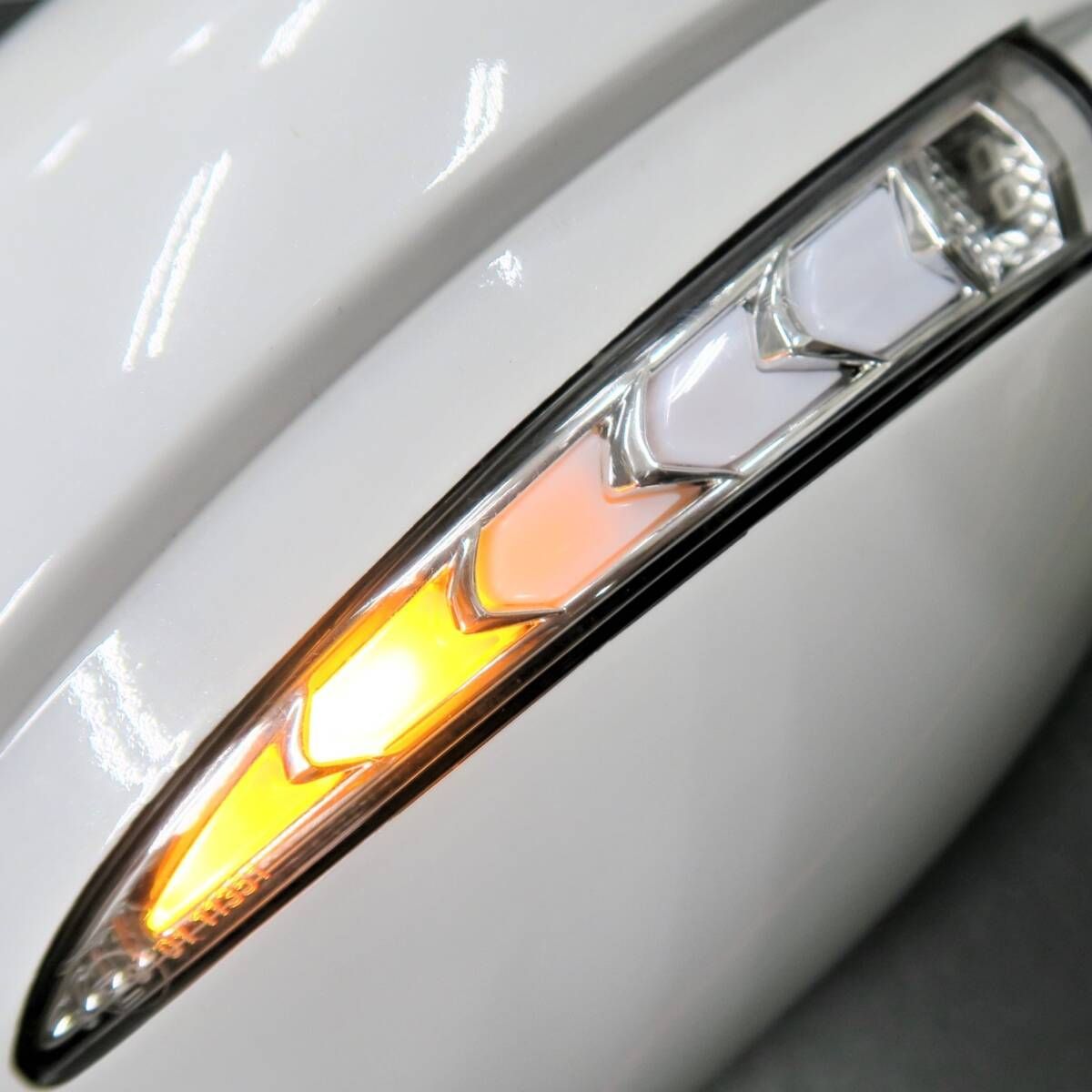 ＡＶＥＳＴ アベスト◇LS460前期 LS600前期用 シーケンシャル 流れるウインカー付ドアミラーカバー 214 白ポジ スイッチ付★未使用　保証切 Newスタイル LS460 LS600 前期ドアミラーウィンカー塗装済 青光 LEXUS