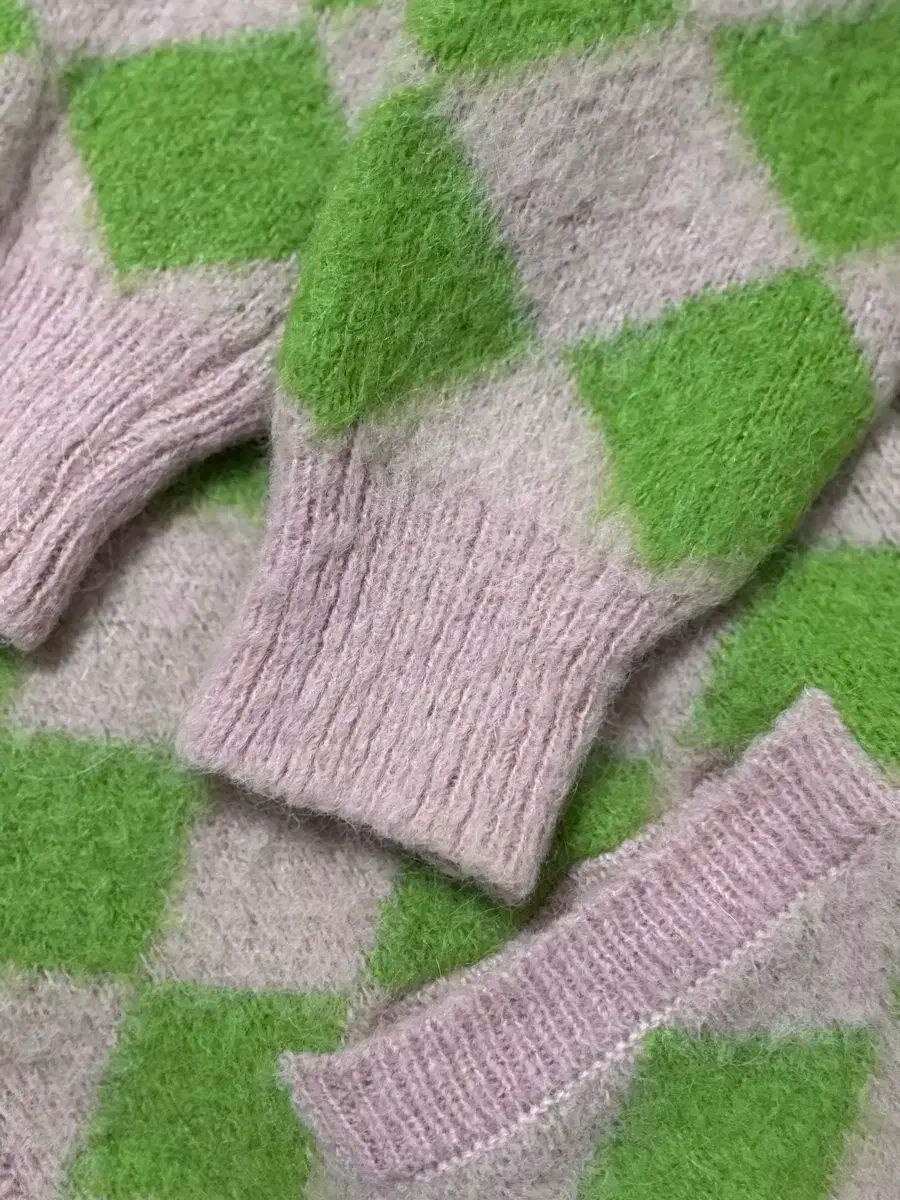 アナザーランゲージ アルパカ ダイヤ アーガイル ピンク グリーン バイカラー ウール カーディガン