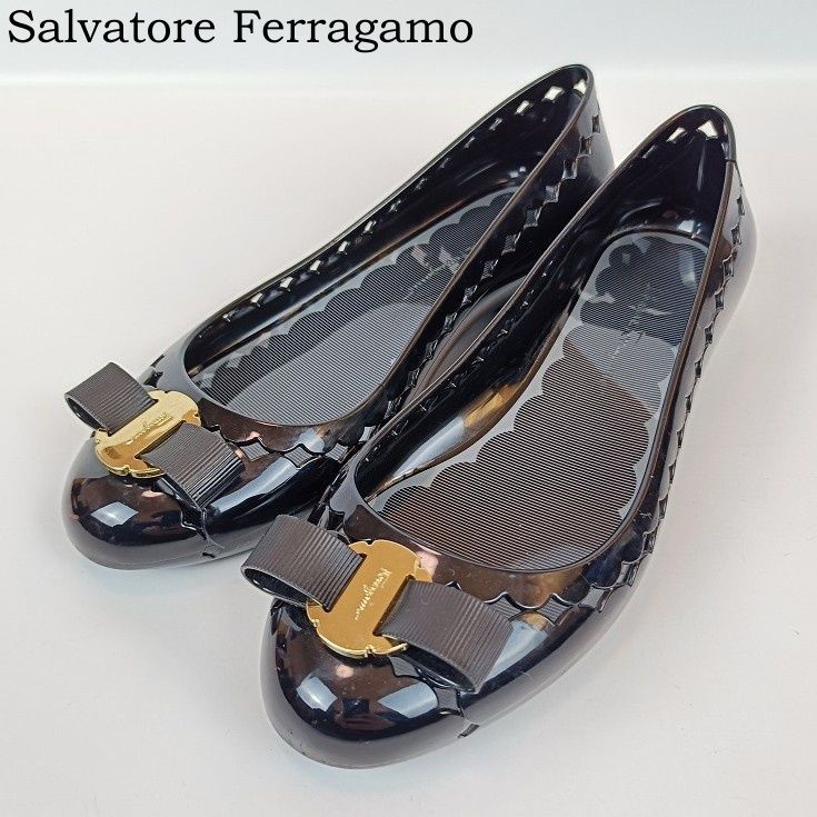 未使用✨Ferragamo ラバーパンプス シューズ BERMUDAマカロン 6 Ferragamo ラバーシューズ 6 未使用✨Ferragamo ラバーパンプス