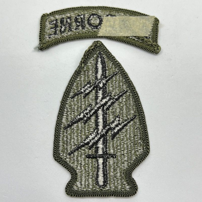 送料無料】アメリカ陸軍Intelligence Center 速けれ and School