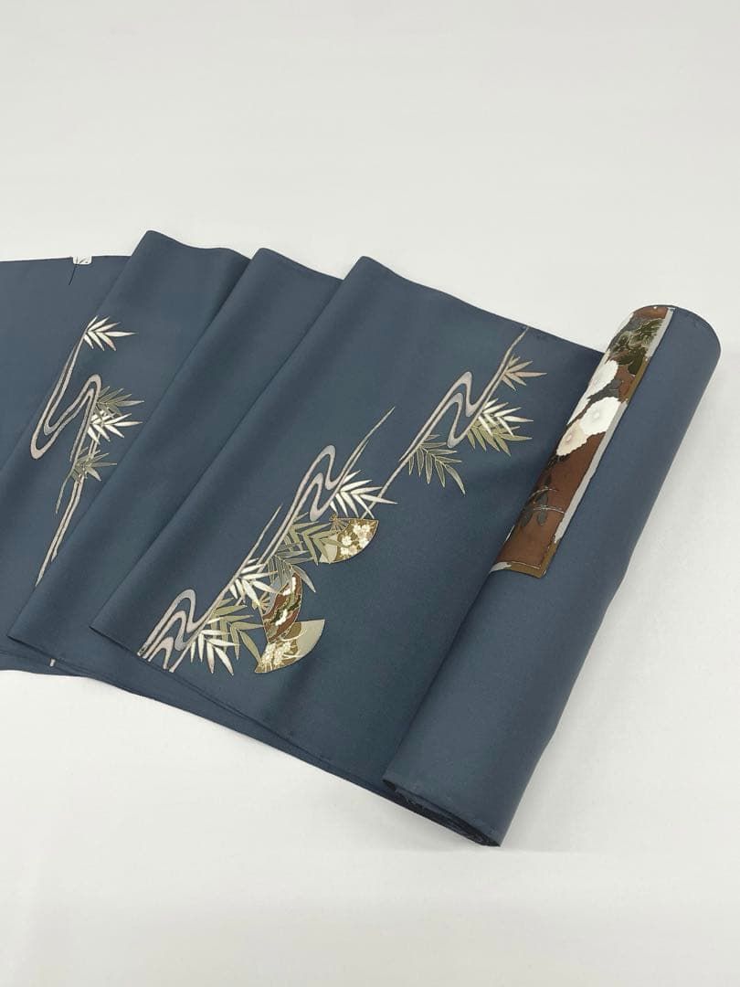 付け下げ 金彩 型染め 鉄御納戸色 正絹 反物 - メルカリ